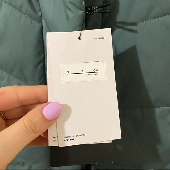 Nike Women's Therma Fit Repel Reversible Vest - Picture 8 of 15